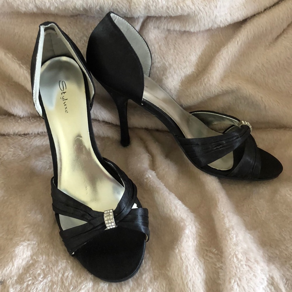 classy black heels with a little bling
